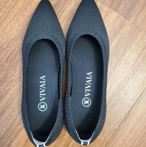 Vivaia Vegan Sustainable Black Flats in size 5.5
